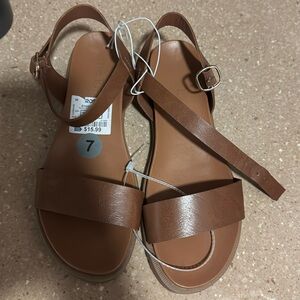 Brand Me Too women’s sandals size 7
